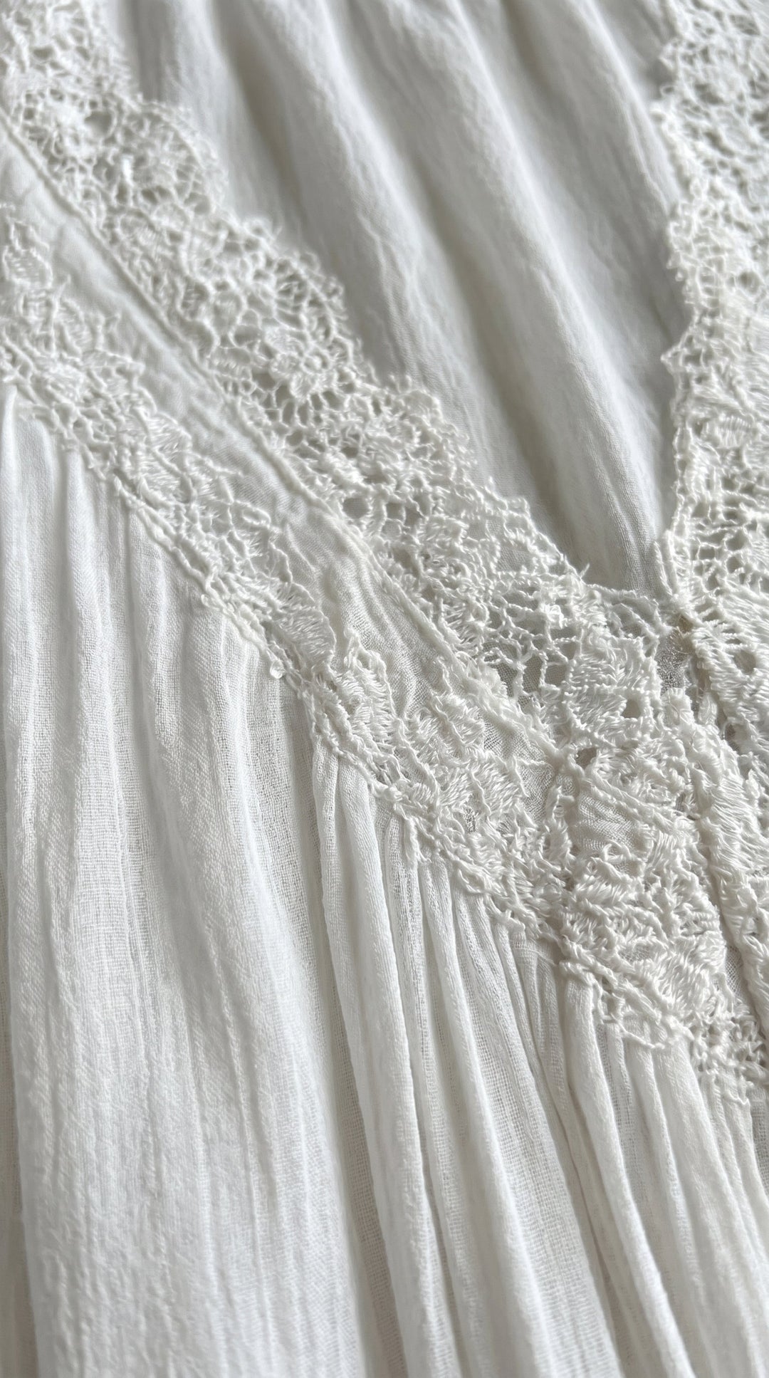 Isabella | Soft Flow Lace Dress