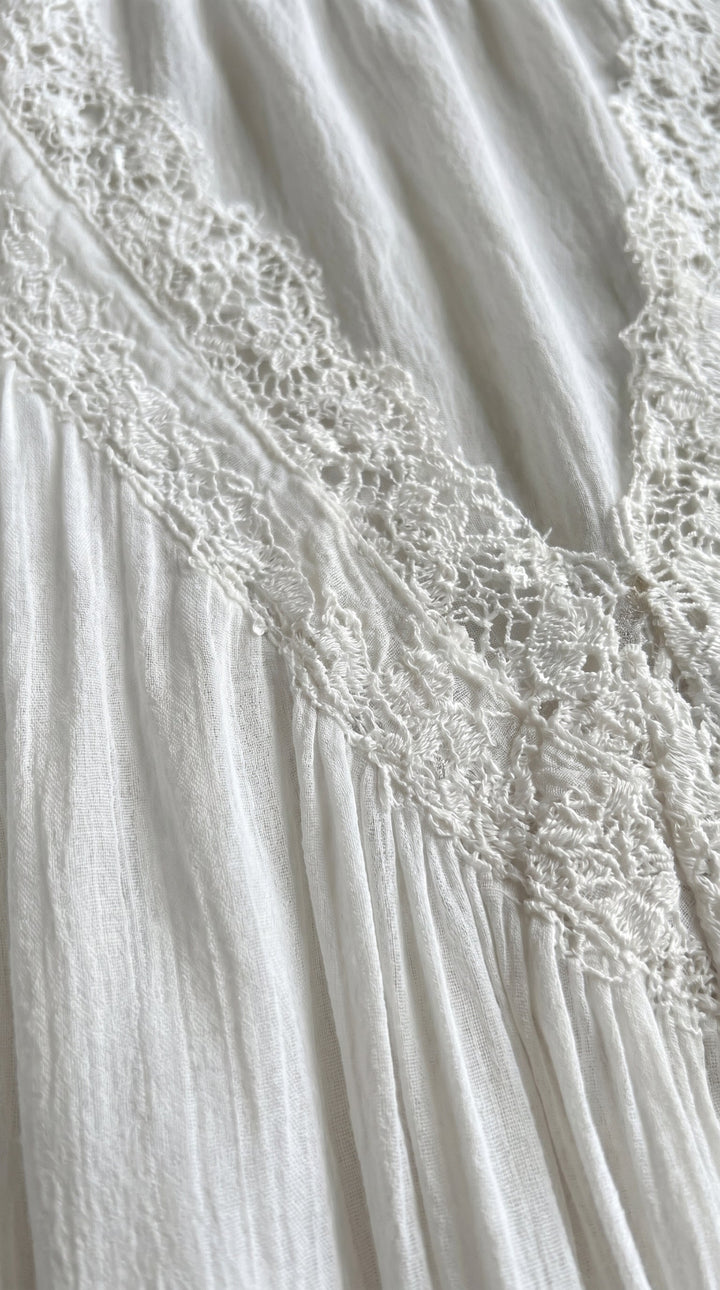 Isabella | Soft Flow Lace Dress