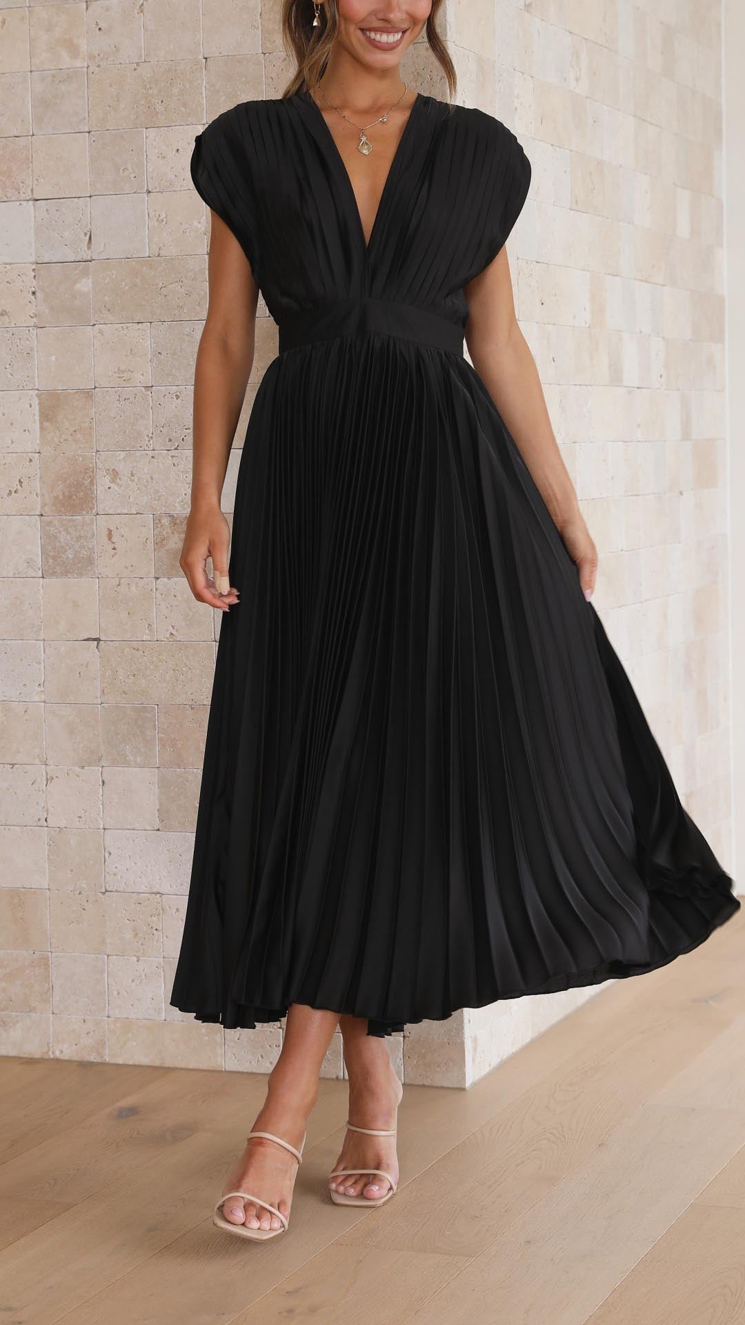 Clara | Graceful Pleated Midi Dress