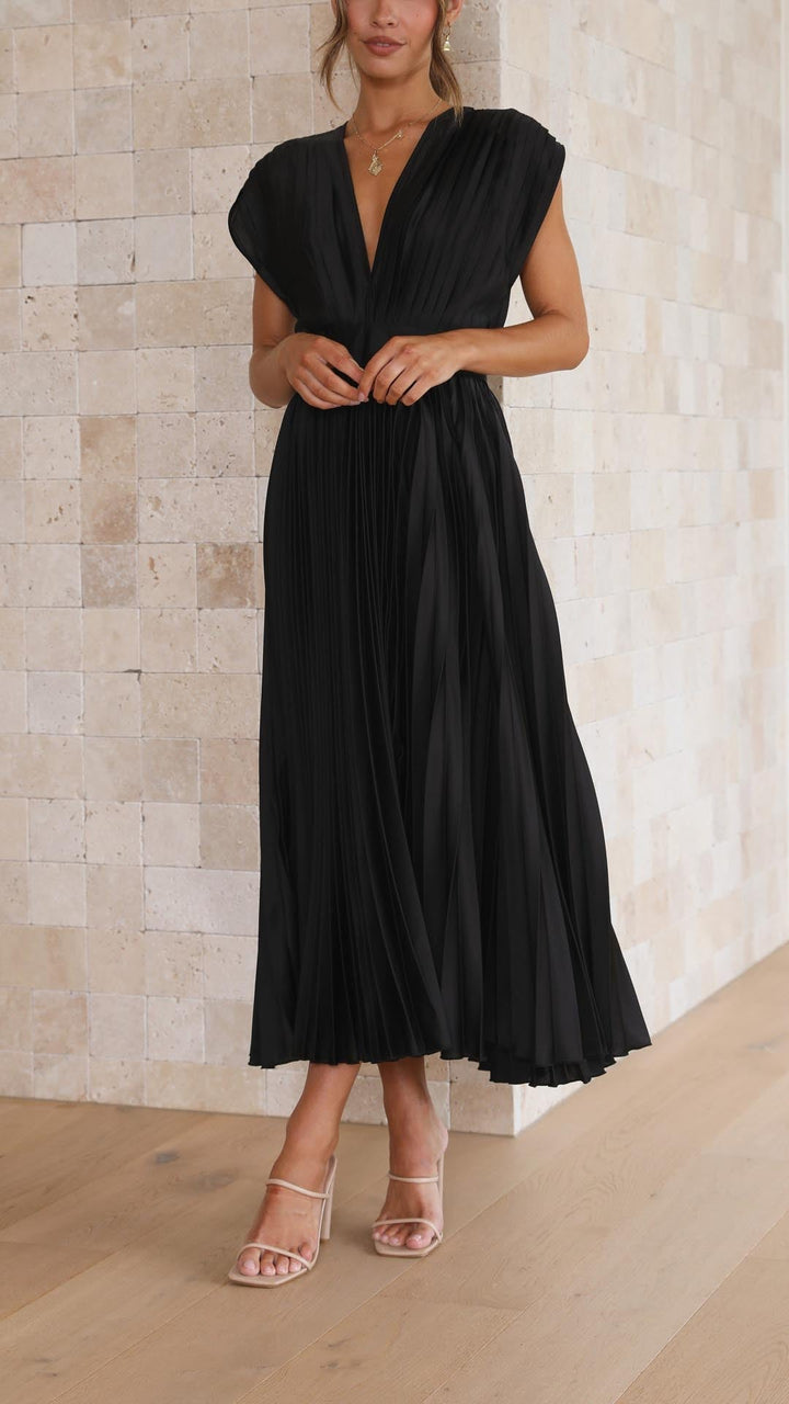 Clara | Graceful Pleated Midi Dress