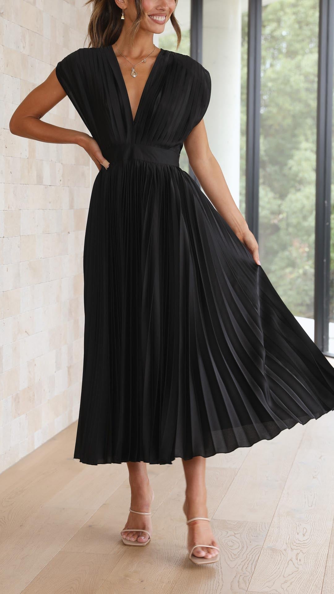 Clara | Graceful Pleated Midi Dress