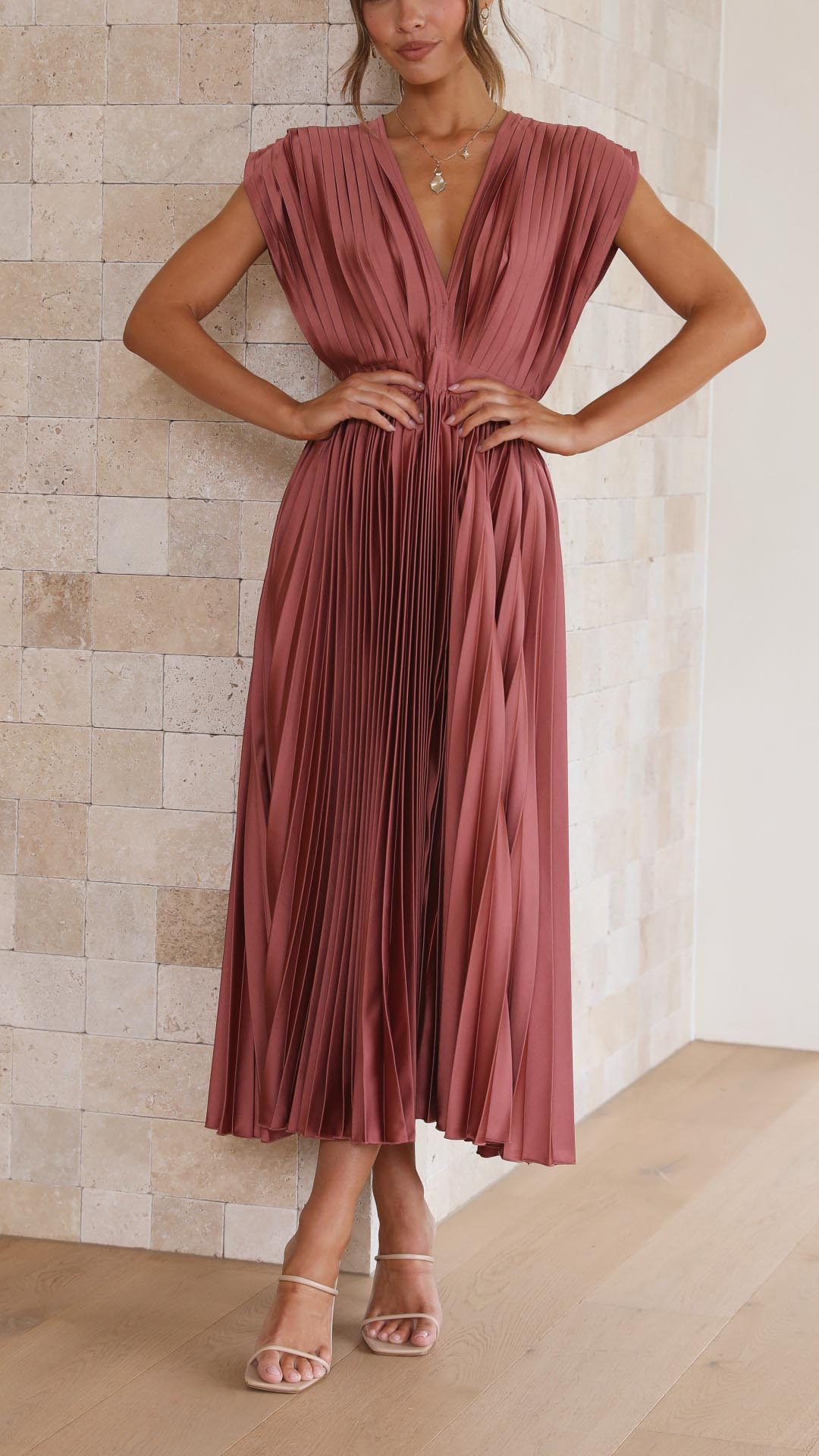 Clara | Graceful Pleated Midi Dress
