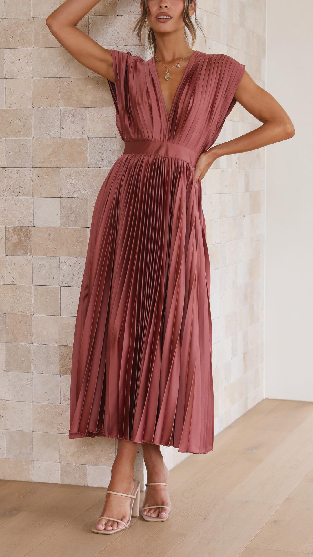 Clara | Graceful Pleated Midi Dress
