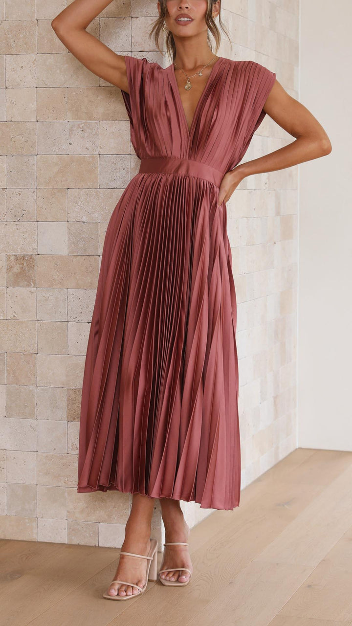Clara | Graceful Pleated Midi Dress